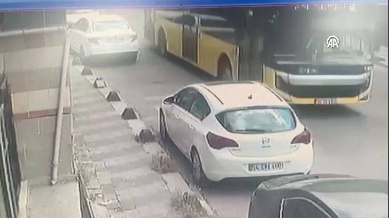 İETT otobüsü 8 yaşındaki çocuğa çarptı! O anlar saniye saniye kamerada... - Resim: 11